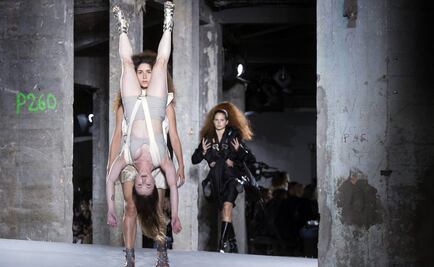 Las 'mochilas humanas' del Fashion Week