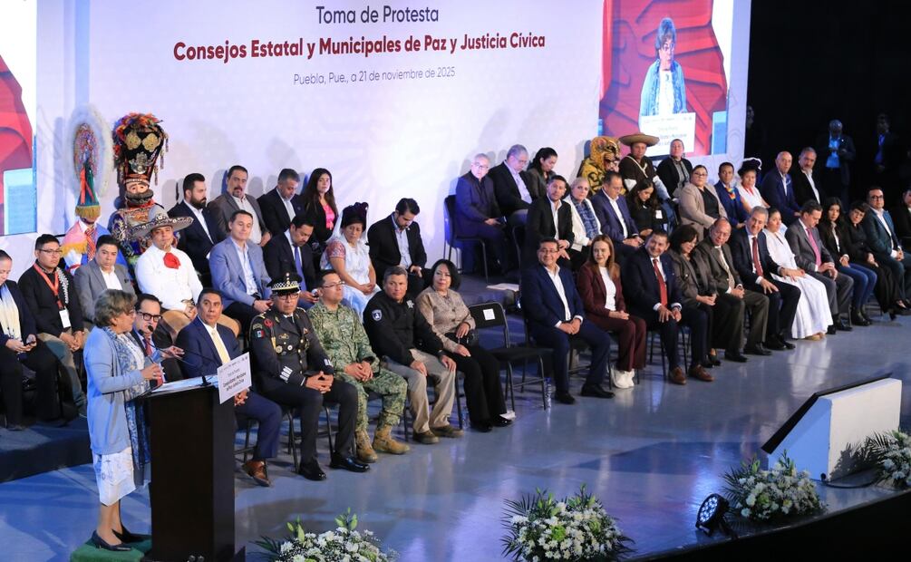 Ceremonia de instalación de consejos por la paz y la justicia cívica en Puebla (21/11/2025). Foto: Especial