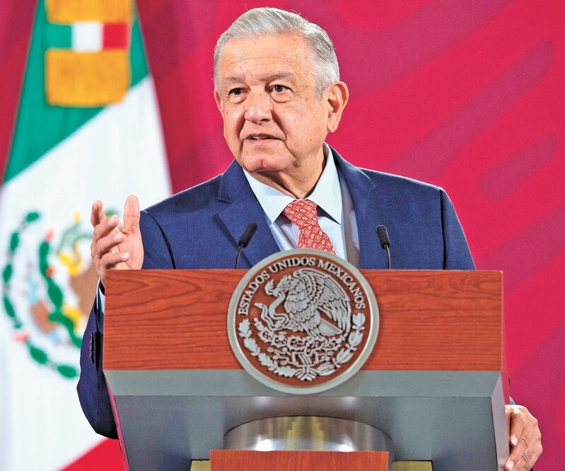 Andrés Manuel López Obrador aseguró que con la iniciativa se busca acabar con la defraudación fiscal y daño a derechos laborales. Foto: ESPECIAL