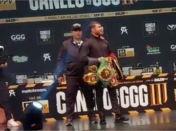 La indecorosa propuesta de un aficionado al Canelo Álvarez, "Hazle un hijo a mi vieja"