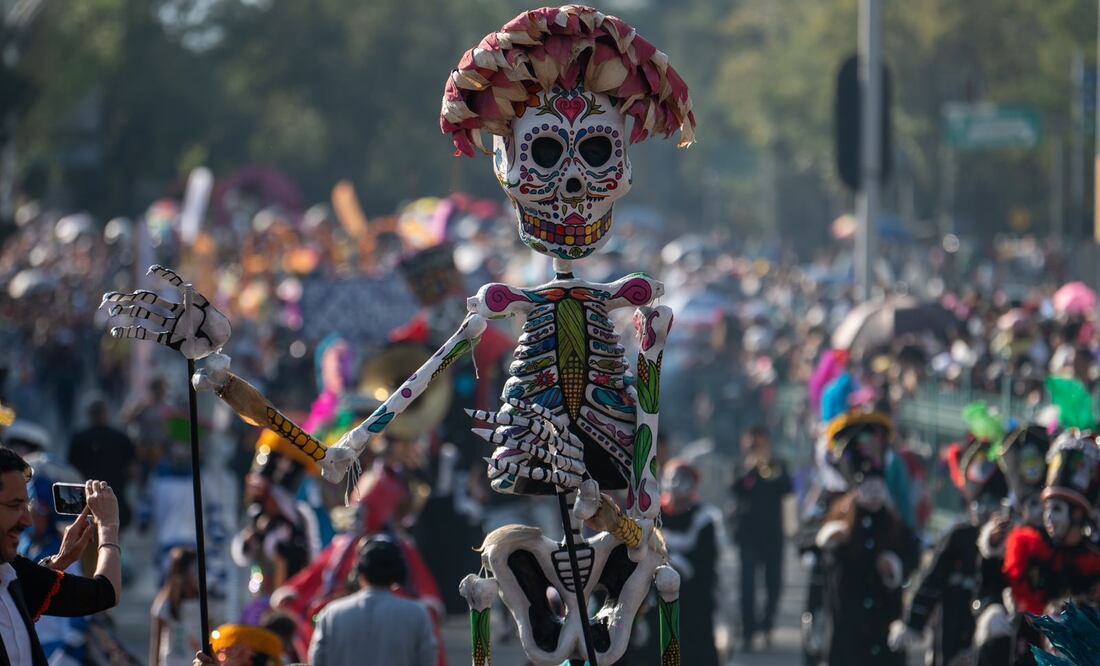 El Desfile de Día de Muertos de la Ciudad de México se ha convertido en uno de los eventos más representativos y esperados del país
Foto: Cultura CDMX