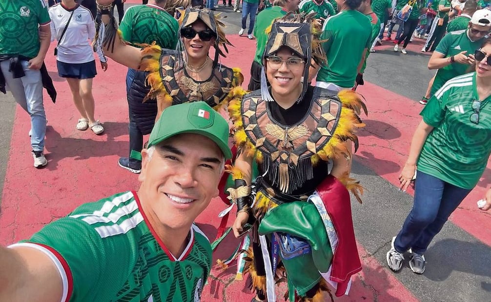 El presidente nacional del PRI, Alejandro
Moreno, acudió junto con su familia al Estadio Ciudad de México, donde se tomó fotografías que compartió en redes sociales. Foto: Osmar Alvarado / EL UNIVERSAL