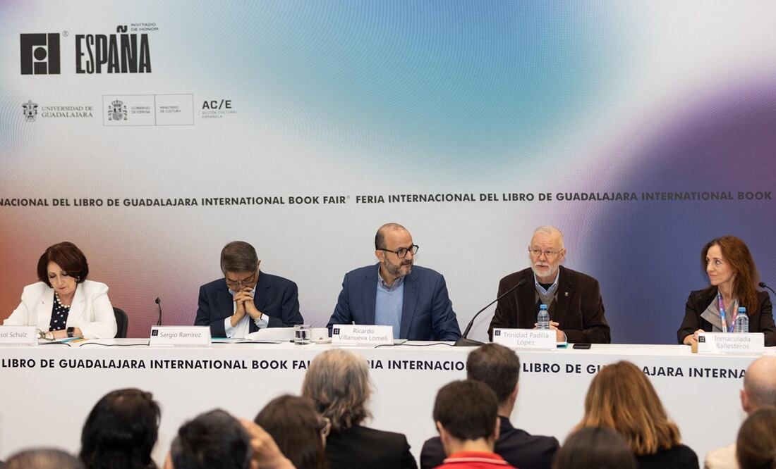 El rector de la Universidad de Guadalajara, Ricardo Villanueva Lomelí y la directora general de la FIL, Marisol Schulz, presentaron del Balance de la FIL Guadalajara 2024. Foto Hugo Salvador/ El Universal.