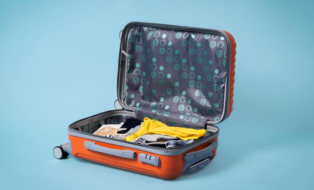 ¿Viajas en avión este año y no quieres pagar por equipaje documentado?. Foto: Freepik