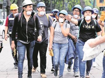 Celebran a jóvenes por levantar a México tras sismo del 19-S