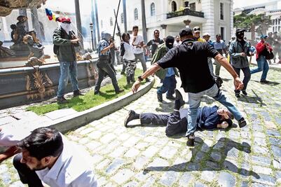 Venezuela: 12 heridos en irrupción en Asamblea