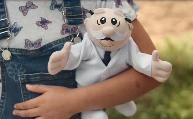 Fundación del Dr. Simi: transformando vidas con 12 planes de acción