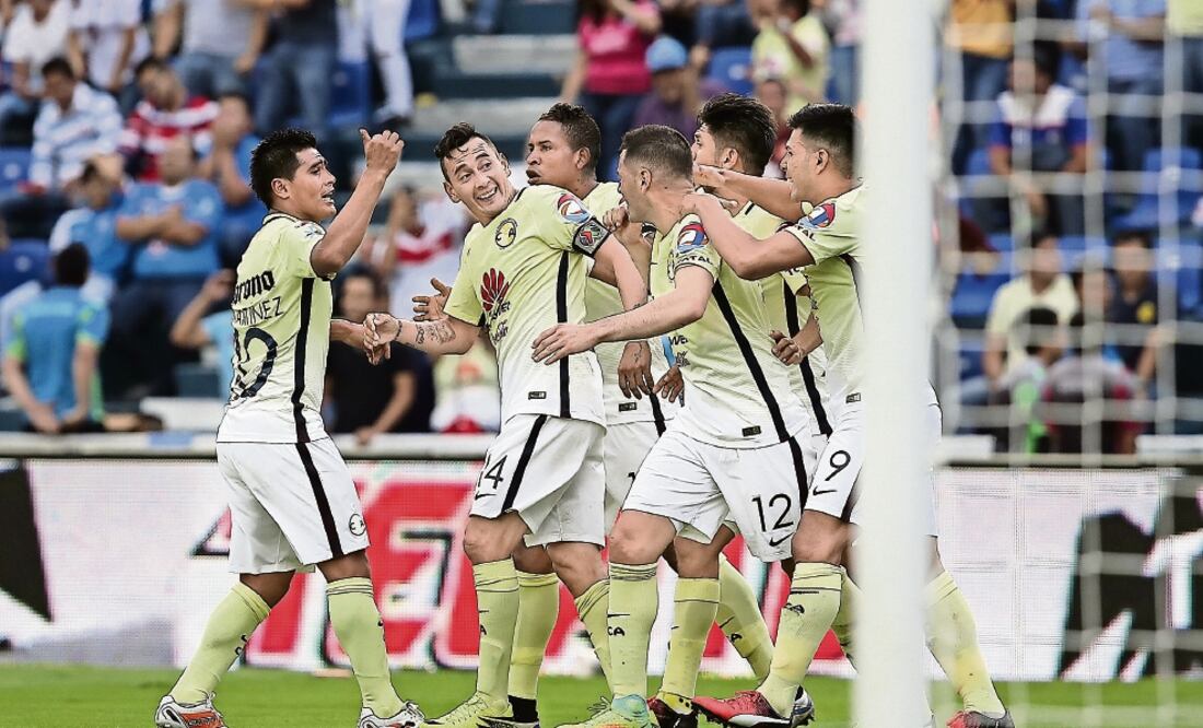 Los americanistas salieron felices del estadio Azul, tras una gran reacción sobre los Cementeros que los habían doblegado en la primera parte (ALEJANDRO ACOSTA. EL UNIVERSAL)