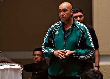 Sancionan a árbitro "fiestero", corren al "chismoso"