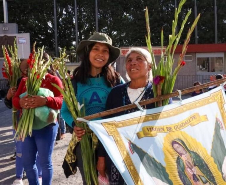 En bicicleta, miles de peregrinos viajan a la basílica de Guadalupe