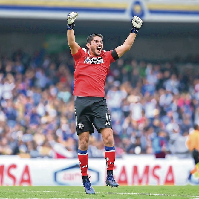 El portero cementero sabe de las ventajas de finalizar en la punta de la tabla. ARCHIVO EL UNIVERSAL