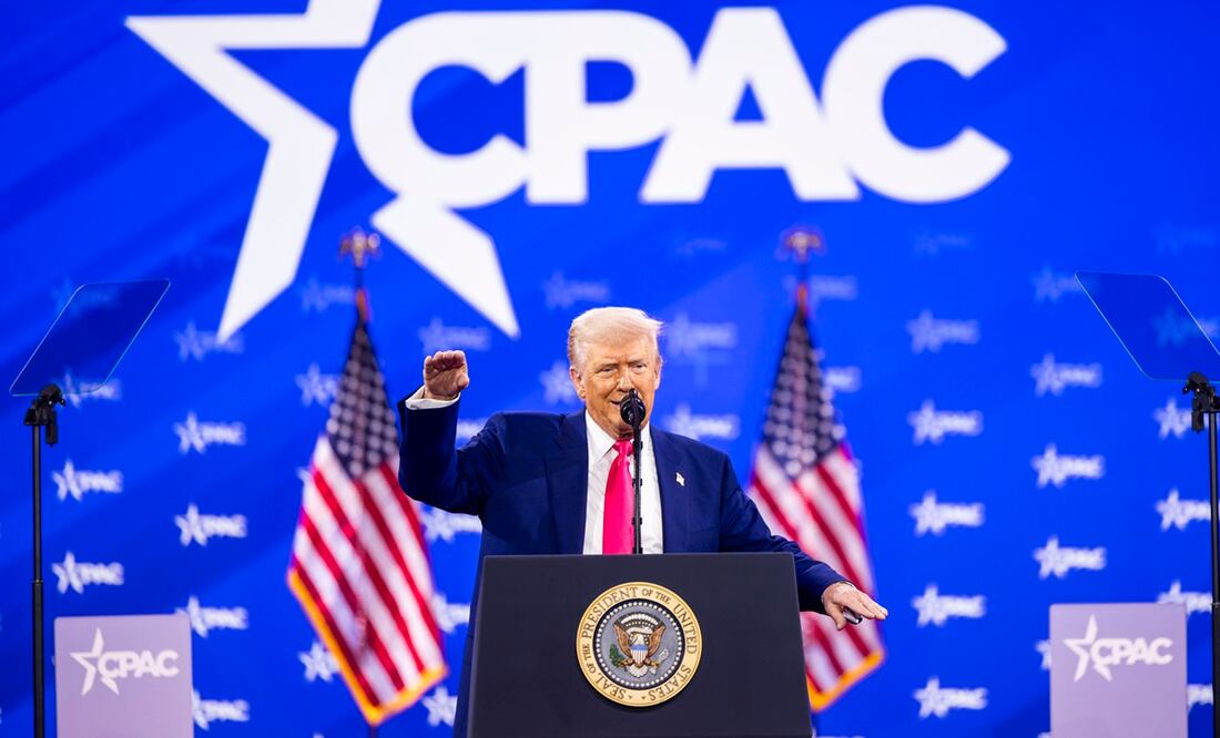 El presidente estadounidense Donald Trump habla en el último día de la Conferencia de Acción Política Conservadora (CPAC) anual en National Harbor, Maryland.