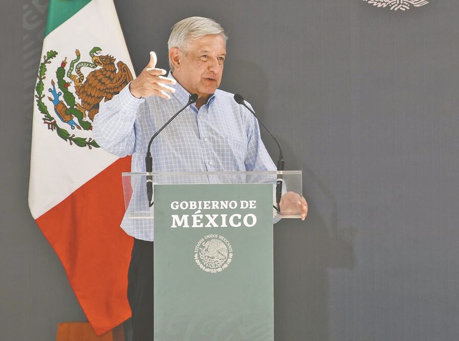 El presidente Andrés Manuel López Obrador, durante un acto en el Museo Naval en Veracruz, a donde asistió a una evaluación de programas sociales. Foto: PATRICIA MORALES. EL UNIVERSAL