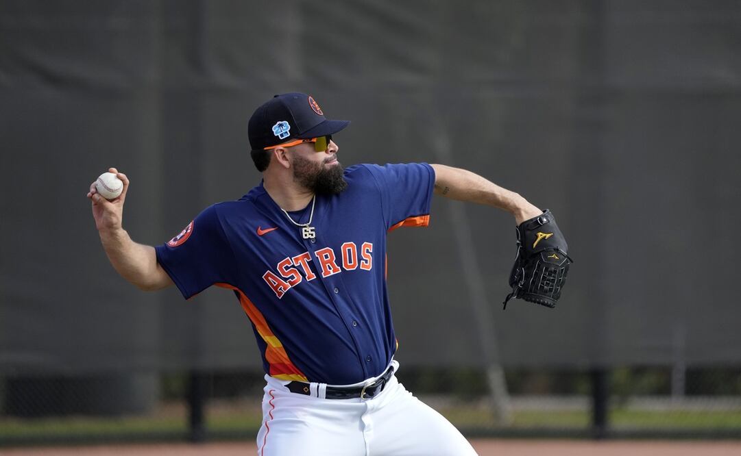 José Urquidy en prácticas con los Astros de Houston / Foto: AP