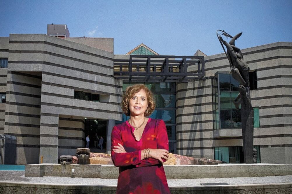 Rosaura Ruiz adelantó que una de sus preocupaciones es la docencia y los estudiantes, por lo que planteó revisar los planes de estudio del bachillerato y de todas las carreras (ARCHIVO EL UNIVERSAL)