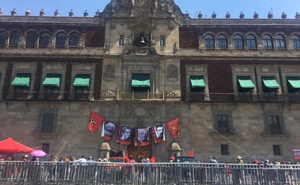 Manifestantes de Oaxaca instalan plantón frente a Palacio Nacional