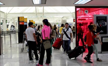 PGR revisa equipaje de vuelos internacionales en el AICM