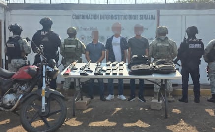 Elementos federales y estatales capturan a tres sujetos con armas automáticas en calles de Culiacán; uno de ellos es menor de edad