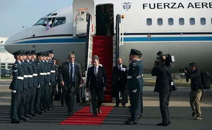 Santos viaja a Reino Unido por invitación de la reina Isabel II 