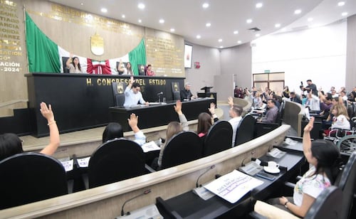 Trabajadores del Congreso de Chiapas exigen jubilación justa; algunos tienen hasta 37 años de servicio