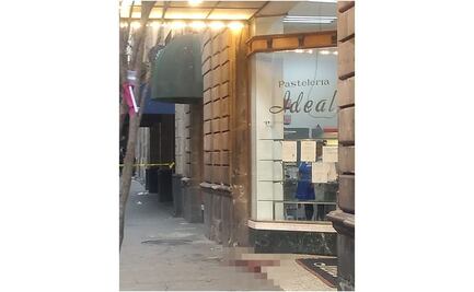 Balean a hombre afuera de pastelería del Centro Histórico