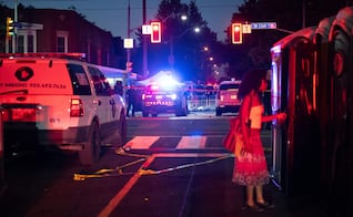 Tiroteo deja dos muertos en festival de salsa en Toronto; atacante sigue prófugo