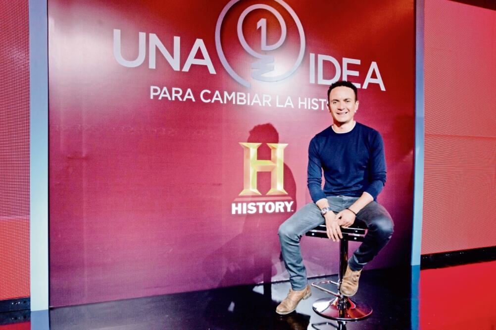 Hay que volar, pero mantener los pies en la tierra, aconseja el músico (HISTORY CHANNEL)