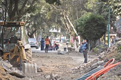 Public works of a developing country? 