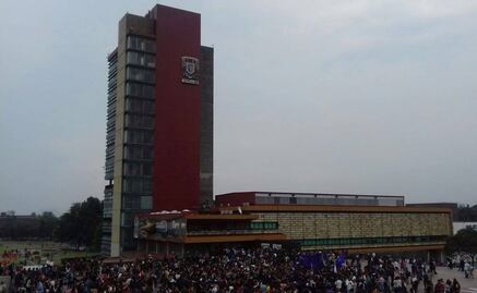 Más de 2 mil marchan en CU contra feminicidios