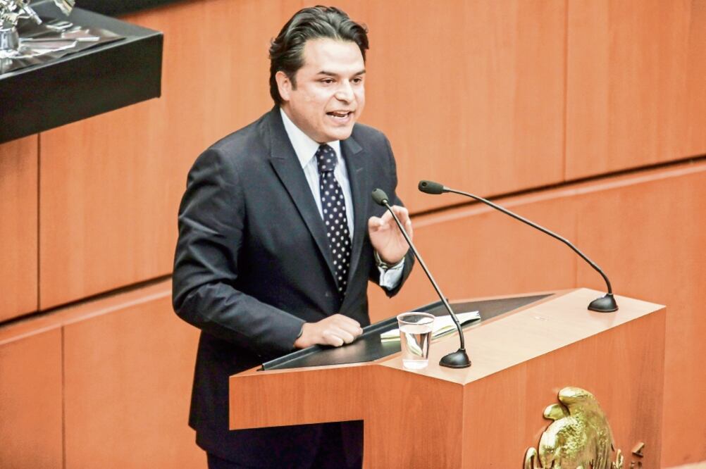 El senador Zoé Robledo asegura que el tema que analiza la Corte es muy difícil de equilibrar entre los derechos a la libre expresión y el de la honra (ARCHIVO EL UNIVERSAL)