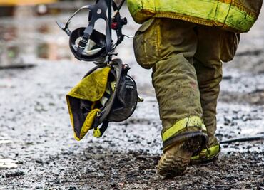 Hombres encapuchados incendian oficinas de verificentro en Celaya; causan lesiones a elemento de la Guardia Nacional