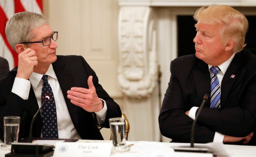 Donald Trump se queja de iPhone con Tim Cook