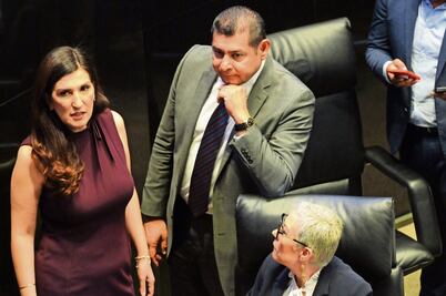 Sin pasaporte ni licencia, deudores alimentarios