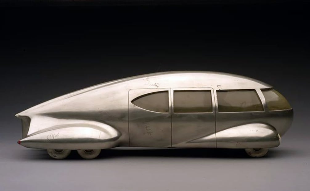 El streamline fue el estilo del Art Déco que se enfocaba en hacer que desde autos y trenes hasta adornos caseros lucieran "veloces". La estética se reflejó en las naves espaciales que se imaginaban hace 100 años. Pinterest.