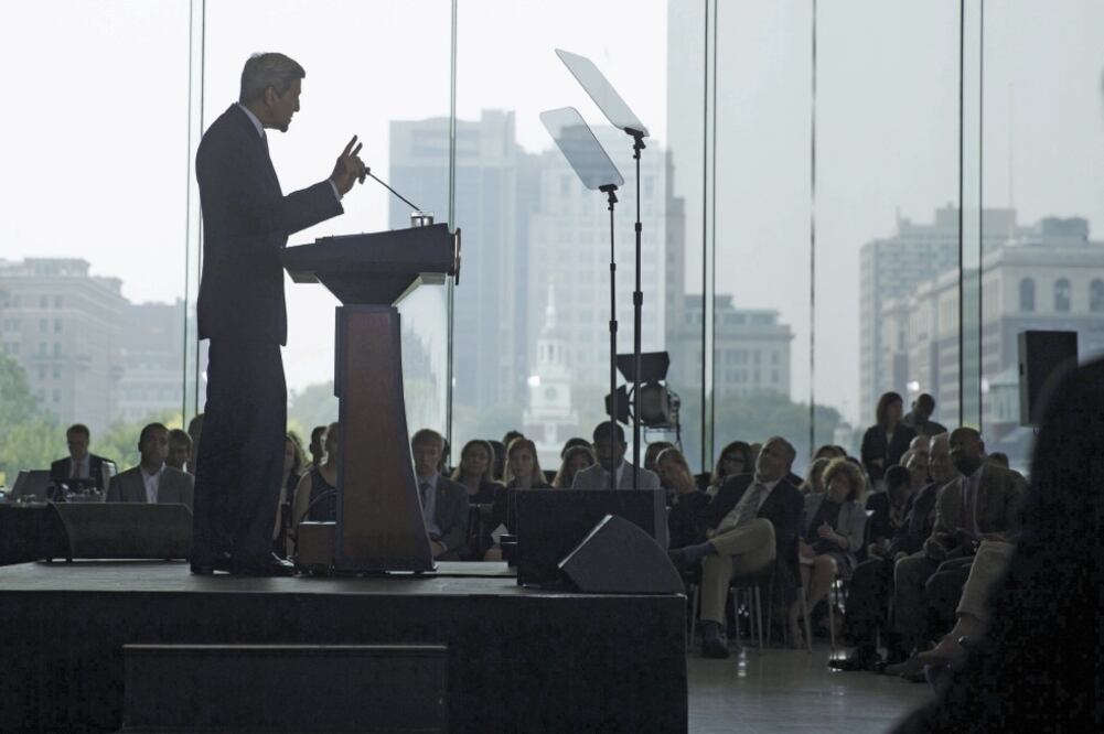 En un discurso en Filadelfia, Kerry dijo que los beneficios del pacto con Irán superan las desventajas (MICHAEL REYNOLDS. EFE)