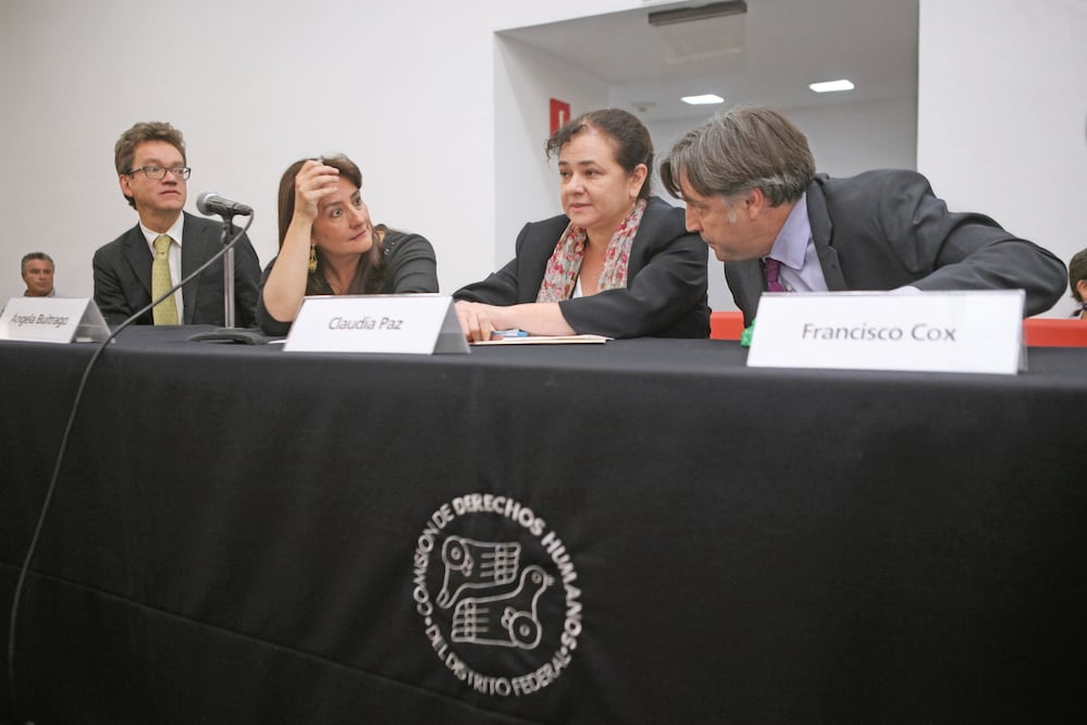 Alejandro Valencia, Ángela Buitrago, Claudia Paz y Francisco Cox, del Grupo Interdisciplinario de Expertos Independientes de la CIDH, dieron a conocer el informe de trabajo sobre los hechos ocurridos en Iguala, Guerrero (IVÁN STEPHENS. EL UNIVERSAL)