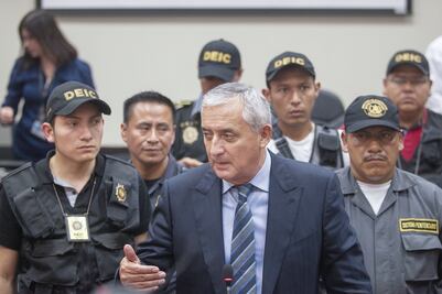 Condenan a expresidente de Guatemala Otto Pérez Molina a 8 años de prisión