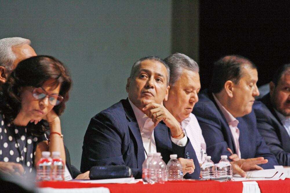 En Zapopan, Manlio Fabio Beltrones dijo que el PRI debe tener reglas claras para la selección del próximo candidato presidencial, y que éstas ya fueron definidas en la anterior Asamblea Nacional. (JORGE A. MENDOZA. EL UNIVRESAL)