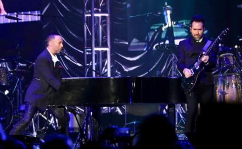 Camila y Sin Bandera deleitan a sus fans con velada romántica