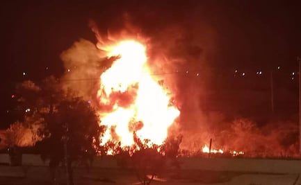 Explota camioneta huachicolera en Hidalgo; muere una persona