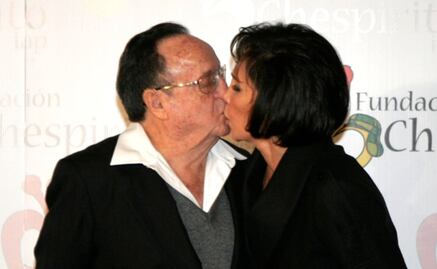 Florinda Meza le pide señal a "Chespirito"