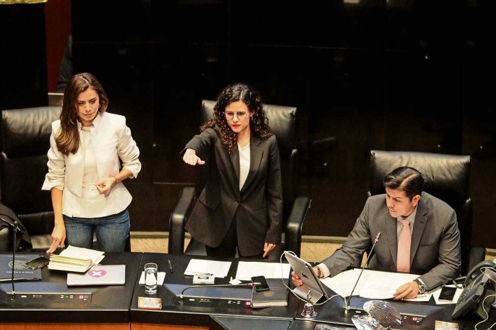 Luisa María Alcalde, secretaria de Gobernación, compareció con motivo de la glosa del 5 Informe de Gobierno del presidente Andrés Manuel López Obrador. Foto: Gabriel Pano / EL UNIVERSAL