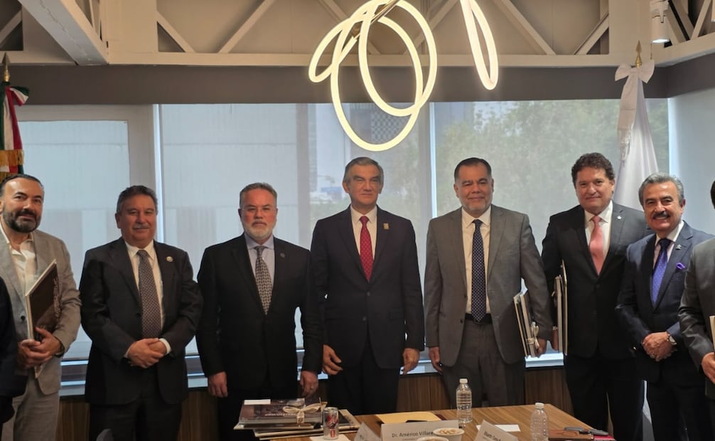 En la reunión con dirigentes de la CANACAR y de la CONCAMIN, hablaron de las acciones con miras a fortalecer la competitividad del estado. | Foto: Especial.
