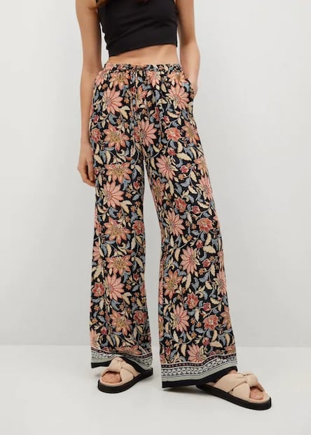 Los pantalones acampanados que debes tener esta temporada