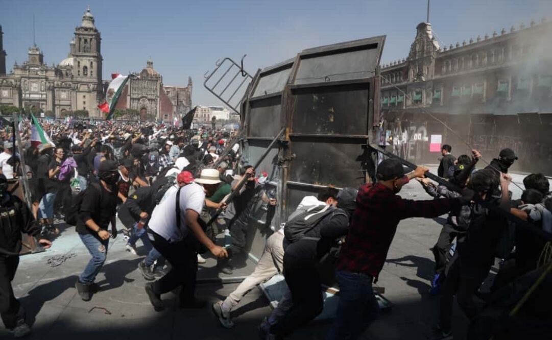 Vinculan a proceso a 3 de los detenidos tras marcha de Generación Z, lo llevarán en libertad.
Foto: Carlos Mejía / EL UNIVERSAL