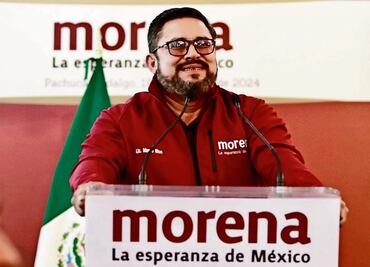 Abuchean a líder estatal delante de la “plana mayor” de Morena