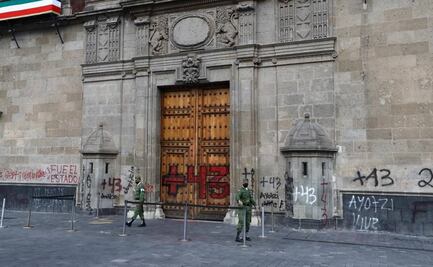 Este es el proceso para quitar las pintas de Palacio Nacional tras marcha por Ayotzinapa