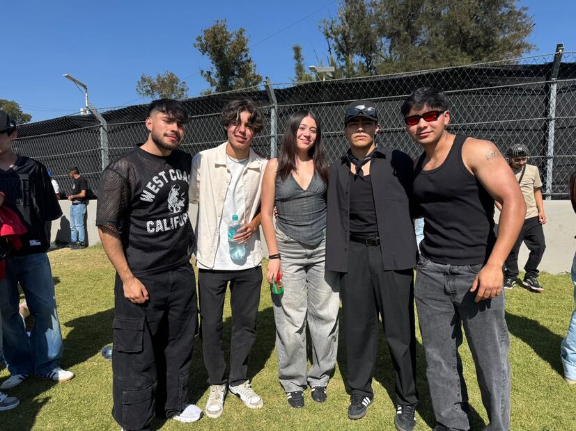 Fans del reggaeton se reúnen en el segundo día del Flow Fest 2025. Foto: César González/ EL UNIVERSAL.