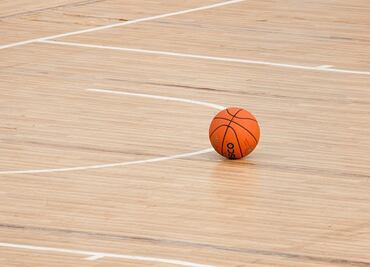 Acusan de traición a jugadoras de la selección iraní de baloncesto por no cantar el himno