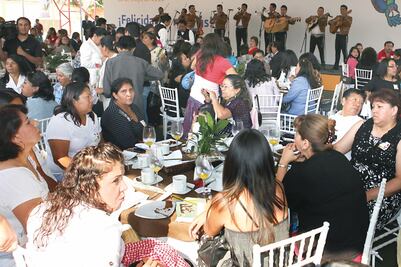 Los regalitos. Erogan 132 mdp para mamás trabajadoras del gobierno 